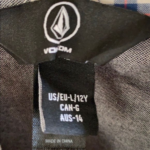 Volcom button down - Picture 4 of 4